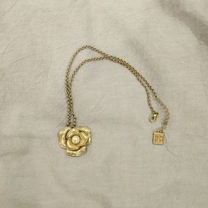 Liz claiborne flower necklace